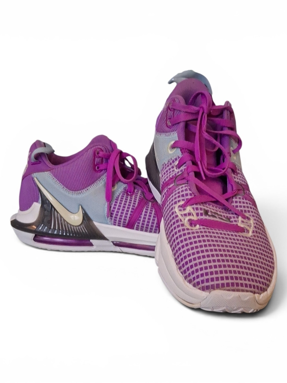 Nike Lebron Witness Men 13/  Women’s 14.5 Fushia Dream Basketball Shoes